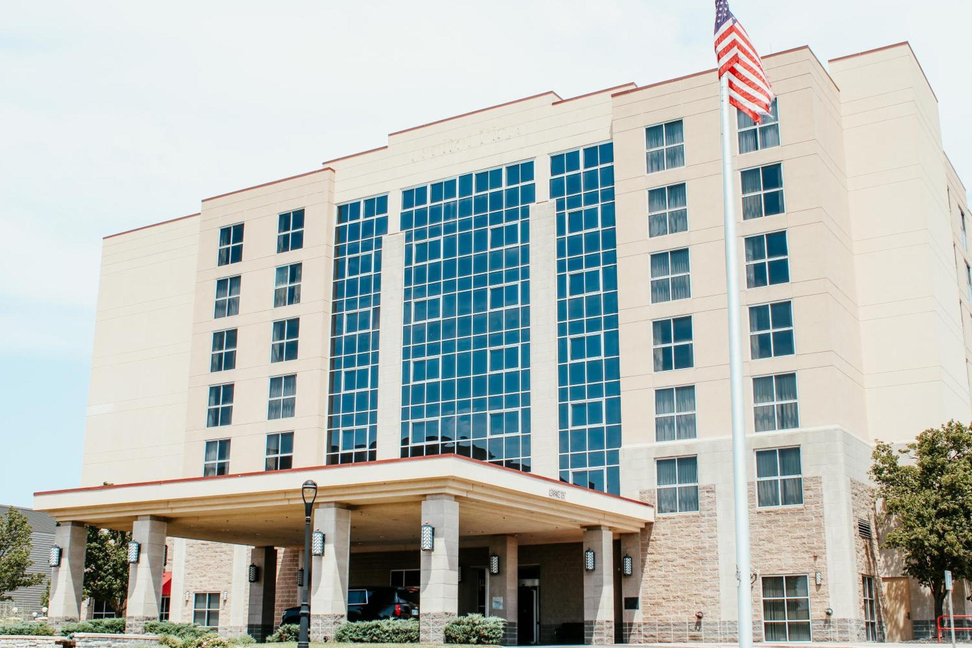 Hotel Topeka At City Center Exterior foto